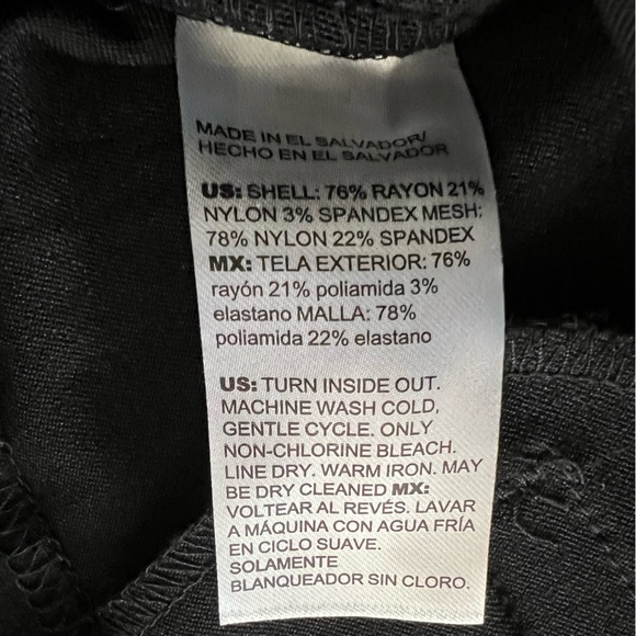 Chico's Brigitte Pull-On Rivet Slim Leg Capris Women's Sz 2 US 12 Black Casual - Picture 13 of 14